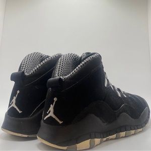 Retro 10 stealth size 4Y used with no box